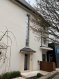 Appartement Location 2 chambres à Luxembourg-Belair - 2 850 € Idéalement situé dans un beau quartier résidentiel du Belair, ce bel appartement deux chambres entièrement meublé avec goût promet une qualité de vie extraordinaire. L'immeuble a été rénové avec des matériaux haut de gamme. L'appartement se situe au 1er étage, nous invite sur une très grande terrasse aménagée. Les deux chambres de taille identique ont un lit double avec placards sur mesure. La cuisine équipée contemporaine fait partie intégrante du living exposé ouest vers la grande terrasse. Une belle salle de douche et un grand WC séparé complètent ce bel espace avec un hall équipé d'un beau placard sur mesure.
Au sous-sol, on a une buanderie avec machine à laver et sèche-linge ainsi qu'une grande cave privée.
L'école se trouve à 150 m, l'avenue du X Septembre et les arrêts de bus à 200 m.
Visites sur demande après présentation d'un dossier.
Ideally located in a beautiful residential area of ??Belair, this beautiful two bedroom apartment fully furnished with taste promises an extraordinary quality of life. The building has been renovated with high-end materials. The apartment is located on the 1st floor, invites us onto a very large furnished terrace. The two bedrooms of identical size have a double bed with custom closets. The contemporary fitted kitchen is an integral part of the west facing living room leading to the large terrace. A beautiful shower room and a large separate toilet complete this beautiful space with a hall equipped with a beautiful custom closet.
In the basement, there is a utility room with washing machine and dryer as well as a large private cellar.
The school is 150 m, avenue du X Septembre and the bus stops 200 m.
Visits on request after presentation of a file.
Ref agence :103390