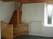 Appartement Location 2 chambres à Charmes - 550 € c.c. Cuisine avec éléments (plaque de cuisson électrique, four, hotte), séjour avec cheminée, salle de bains (baignoire), dégagement. A l'étage, 2 chambres dont une grande. Petite cour. Grand garage. Chauffage central fuel.