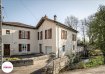 Maison Vente 5 chambres à Novéant-sur-Moselle - 279 000 € En exclusivité l'Immobilière Delarue vous propose, cette très belle bâtisse de charme + un appartement en rdc le tout cadastrée sur un terrain de 6a90ca...Une entrée, à l'étage, une belle cuisine spacieuse, une salle à manger, un salon offrant un accès terrasse et jardin,un toilette et lave main, en ce qui concerne la partie nuit (1 salle d'eau, un toilette et 4 chambres), au dernier étage 1 suite parentale offrant un accès extérieur avec salle d'eau attenante et toilette.En rdc :un appartement avec son entrée privative qui est composé d'un salon, une cuisine, un bureau, une salle de bain avec toilette, une buanderie avec une porte de service offrant un accès jardin.Local technique avec chaudière au gaz Wissmann relativement récente, un garage, une cave et une pièce.Vous serez séduit par les volumes généreux qu'offrent ce bien et ses nombreuses possibilités.Il est situé dans un cadre bucolique et en bordure d'un charmant ruisseau.Le prix de vente est de 279 000 euros, honoraires charge vendeur.