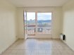 Appartement Location 1 chambre à Thionville - 560 € c.c. Appartement F2 situé au 6ème étage (avec ascenseur) comprenant: une entrée avec un placard intégré, un séjour de 17 m2 avec un balcon attenant, une salle de bain avec wc, une chambre et une cuisine semi-équipée (hotte, plaque de cuisson et emplacement pour mettre un four).
Détail des charges: provision sur eau froide, entretien des communs, entrée/sortie des poubelles, électricité des communs, TEOM et charges ascenseur.
Chauffage électrique individuel.
Situé à 6 minutes en voiture de la gare SNCF et à 10 minutes à pied de la gare routière.
Disponible immédiatement.