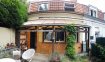 Maison Location 2 chambres à Mouvaux - 765 € c.c. MOUVAUX limite Tourcoing Maison 2chs+bureau+jardin devant. Jolie maison en bon état général, située au calme en fond d'impasse, disposant d'un beau séjour carrelé, d'une grande cuisine toute équipée (four+plaques+hotte+lave vaisselle), d'une salle de bainau rdc et à l 'étage 2 chambres+un bureau, jardinet avec un grand cabanon face à la maison. Libre le 15 juillet 2022 Loyer : 765 €/mois Dépôt de garantie : 765 € Frais d'agence+état des lieux d'entrée : 850 €