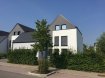 Maison Location 3 chambres à Junglinster - 2 950 € SIGELUX SA vous propose cette magnifique maison,disposant d’une surface de +-275m², avec un grand jardin, une terrasse et un garage pour 2 voitures.
La maison, idéale pour une famille avec 2 enfants, se situe à 5 minutes de marche de l’école primaire. L’adresse est 13, rue Marthe Prim-Welter L-6138 Junglinster dans le lotissement « An den Aessen ».
Junglinster, la plus grande commune de la région de l‘est du pays, qui appartient au canton de Grevenmacher et se trouve sur l’axe principal reliant Luxembourg à Echternach. Sa position géographique se trouve à 15 minutes du plateau du Kirchberg et de l’aéroport international Findel, à moins de 20 minutes du centre de Luxembourg et de la gare centrale avec un accès TGV.
De par sa situation géographique dans l‘agglomération de la ville de Luxembourg, la Commune de Junglinster se trouve dans une situation favorable – une croissance de la population et du marché de travail est préprogrammée. De ce fait, le gouvernement a nommé Junglinster « Centre de développement et d’attraction » avec 14 autres communes du pays.
Enseignement
La commune dispose de 3 centres scolaires :
Bourglinster (cycles 1-4 et précoce)
Gonderange (cycles 1-4 et précoce)
Junglinster (cycles 1-4 et précoce)
Junglinster possède également un lycée d’enseignement technique (Lënster Lycée) qui offre un enseignement diversifié dans le cadre d’un campus scolaire moderne et agréable. Plus d’infos sur : www.llj.lu
Les services de dessertes scolaires (bus) offrent également un accès direct vers les campus scolaires de Diekirch, Echternach et de Luxembourg Limpertsberg. Un City Bus circule du lundi au vendredi dans toute la commune. Sur simple réservation il vient vous chercher et vous ramener chez vous pour 2€/par voyage. Pour toute information complémentaire ou faire une réservation, contactez le (+352) 78 72 72-1
De nombreuses lignes de bus (Ligne 120) desservent la commune vers Luxembourg, Echternach, Diekirch, Roodt/Syre et de nombreuses autres destinations .Plus d’infos sur : www.mobiliteit.lu
La composition est la suivante :
Rez-de—chaussée (92,5m2) :
-Hall d’Entrée avec Garde-robe
-Débarras
-Séjour
-Salle à manger
-Cuisine ouverte
-WC séparé
-Garage pour 2 voitures
-Terrasse avec grand jardin
1ier étage (92,5m2) :
- Cage d’escalier avec Hall de nuit
- 3 chambres à coucher
- Salle de bain avec baignoire, WC et lavabos
- Salle de douche avec WC et lavabos
-Dressing
2ième étage (90m2):
- Cage d’escalier + Hall
- Salle technique
- Grande surface de stockage
- Buanderie
----------------------
LES +
- Maison d’une surface de 275m2 sur un terrain de 6,87 a avec jardin avec terrasse ensolleilée
- Garage fermée pour 2 voitures
- Double vitrage.
- Panneaux solaires
- La présence de nombreuses professions de santé sur le territoire de la commune couvre une large palette de services : médecins, dentistes, kinésithérapeutes,vétérinaires, laboratoire d’analyse médicales et une pharmacie au centre-ville
3 centres scolaires (Bourglinster, Gonderange et Junglinster) , Lycée technique (Junglinster), crèches, commerces , clubs sportives et autres associations.
-----------------------
Disponibilité : Début octobre
Animeaux acceptés
Loyer mensuel : 2.950.- €
Garantie bancaire : 3 mois
Frais d’agence : Loyer + 17% T.V.A.
Pour plus de renseignement ou un Rendez-Vous pour visiter contactez :
SIGELUX : 46 71 31 ou info@sigelux.lu