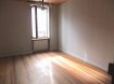 Appartement Vente 2 chambres à Thionville - 140 000 € (Thionville centre - Beauregard) AU RdC sûr-élevé, appartement F3 à rénover avec environ 58 m2 habitables avec 2 garages CAC et jardin privative: Entrée, 3 pièces (salon plus 2 chambres) sur parquet, SdB + WC et cuisine et 2 cagibis.
Cave au sous sol.
Chauffage au gaz. DV PVC blanc, Intercom