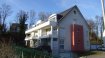 Appartement Vente 1 chambre à Froeningen - 119 000 € FROENINGEN Rés Les 3 Moulins nous vendons 1 DUPLEX de type F2 d'une superficie de 50m² (surface au Sol bien plus importante), avec 1 TERRASSE Plein SUD.
Vous entrez dans 1 appartement SECURISE & LUMINEUX avec 1 CUISINE EQUIPEE ouverte sur le séjour , 1 placard penderie à l'entrée, 1 salle de bain carrelée avec douche , 1 WC indépendant
à l'étage 1 chambre amménagée avec un grand placard
Chauffage collectif GAZ.
CAVE + stationnement collectif
DPE classe C (économique) / PROX EN BAISSE
Très belle situation pour ce bien situé proche de toutes les commodités (à 5 minutes de la voie rapide de MULHOUSE) Possibilité d'un parking en sous-sol