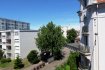 Appartement Vente 3 chambres à Mulhouse - 73 440 € MULHOUSE
Dans une residence avec ascenseur nous vous proposons un appartement de type F5 et d'une superficie de 76m². Cet appartement se compose :
- 1 Salon-séjour de 25m² avec BALCON
- 1 Espace cuisine indépendante
- 3 Chambres
- 1 Salle de bains avec baignoire
- 1 WC.
AU SOUS-SOL vous disposez 1 Garage individuel fermé & 1 cave
Idéal investisseur : Taux de rentabilité BRUT de 11% !
L'avis MATT IMMO: Cet appartement entiérement refait à neuf vous séduira par son calme, sa luminosité.
Il se situe à proximité direct du centre ville & du marché et d'un accès TRAM rapide
Copropriété de 24 lots.
Pas de procédures en cours.