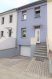 Maison Vente 4 chambres à Belvaux - 780 000 € REAL G IMMO, vous présente en EXCLUSIVITÉ.
Cette belle maison mitoyenne entièrement rénovée à Belvaux à 5 minutes à pied du site Belval Plazza et à proximité des axes autoroutiers.
Celle-ci se situe dans une rue calme et sans issue.
Elle se compose comme suit:
Hall d'entrée, cuisine équipée de chez
