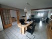 Maison Vente 3 chambres à Bining - 249 500 € Maison 5 pièce(s) 117.5 m². Opportunité secteur Rohrbach Les Bitche : très beau pavillon plein pied sur sous sol composé d'une salle de séjour de 39m², cuisine équipée et aménagée avec accès terrasse, salle de bain avec douche et baignoire, Wc et 3 chambres. Terrain aménagé de 790 m² avec récupérateur d'eau de pluie, plancher chauffant, sous sol complet avec double garage et porte automatique + une pièce aménagée. Contact Nord Sud Immobilier à Rohrbach les Bitche, à Bitche, à Sarreguemines et à Diemeringen au 03 72 64 01 02