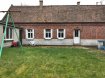 Maison Vente 2 chambres à Lallaing - 127 000 € Longère Flamande. Votre agence Vitrin Immo vous propose cette très jolie Maison de type longère à renover à proximité des commerces et des axes autoroutiers. La maison offre une entrèe, un salon, une salle à manger, une cuisine, 2 chambres avec possibilité d'aménager une 3ème au grenier, une salle de bain, une cave, un jardin, un garage,. une véranda, une remise, une terrasse à l'arrère de la maison. la maison offre environ 110m2 habitable avec possibilité d'agrandissement. Petit plus: la maison est équipée d'un chauffage cental gaz, possibilité d'agrandissement de la maison Avis de l'agence: la maison est certe à rénover, mais elle offre un vrai cachet et un réel potentiel pour les amoureux de la vieille pierre. Venez visiter sans tarder! Villes proches: Orchies, marchiennes, Douai