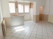 Appartement Location 3 chambres à Châtel-Saint-Germain - 660 € c.c. CHATEL ST GERMAIN, 84 rue de verdun
Entre appartement et maison : découvrez ce bien sur 3 niveaux d'une surface de 86 m2 comprenant : entrée, séjour avec coin cuisine ouvert, buanderie
A l'étage : 2 chambres et 1 salle de bains, wc, terrasse de 18m2
au dernier : 1 chambre et 1 salle d'eau, grenier
garage 1 voiture
chauffage individuel gaz
LIBRE DE SUITE
LOYER : 620 €
Charges : 40 € (avance sur eau, ordures ménagères, entretien chaudière)
Dépôt de garantie : 620 €
honoraires de location : 620 € dont 258 € d'honoraires état des lieux
Contact pour visites : R VILAULT LINTZ 06 84 45 23 22
Découvrez toutes nos offres sur IMMOGEST57.COM