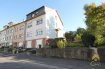 Appartement Vente 2 chambres à Oberkorn - 299 000 € Real G Immo vous propose à la vente un très jolie appartement dans une petite résidence de 3 unités, situé dans une rue calme et proche de toutes commodités.
Au premier étage de la résidence, il se compose comme suit:
* Hall d'entrée 6,20 m²
* Living avec cuisine équipée ouverte 18,77 m²
* Salle de douche 4,50 m²
* Chambre parentale 12,02 m²
* Chambre enfant 12,06 m²
* Balcon 13,34 m²
Au sous-sol:
* Un emplacement intérieur 20,62 m²
* Une cave privative 6,75 m²
* Une buanderie commune 11,37 m²
Pour tous renseignements complémentaires ou une visite (visites également possibles le samedi sur rdv), veuillez contacter le 28.66.39.1.
Ref agence :72668