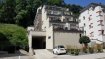 Penthouse Vente 2 chambres à Luxembourg-Neudorf - 990 000 € En vente exclusive auprès de votre Agence Immobilière Livingform Real Estate,
Charment Penthouse d’une surface nette habitable de 108 m2 construit en 2011 (habité à partir de 2015) situé à deux pas du Kirchberg et à proximité de toutes les commodités.
Ce bien parfaitement agencé a été finalisé avec les plus grands soins et surtout en utilisant des matériaux haut de gamme.
Parfaitement conçu pour une famille, cet appartement bénéficie d’un grand potentiel de rangements et de deux chambres à coucher avec chacune leur salle de douche privative.
Atouts :
Chambres climatisées
Triple Vitrage
Escalier revêtu de bois de chêne massive
Meubles faits sur mesure pour optimiser l’utilisation d’espace
Dressing intégré (Chambre Parentale)
Douches Italiennes
Possibilité de faire son linge dans l’appartement
Grande terrasse de 41 m2
Balcon de 11 m2
Pour de plus amples informations et pour la visite des lieux n’hésitez pas à nous contacter.
info@livingform.lu
www.livingform.lu