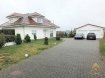 Villa Vente 5 chambres à Cosnes-et-Romain - 599 000 € Magnifique villa construite en 2007 avec une superficie habitable de +/- 245m² sur un terrain de +/- 10,50 ares. Elle se situe dans un quartier calme et résidentiel de Cosnes et Romain et proche des axes autoroutiers vers le Luxembourg et la Belgique.Spacieuse et lumineuse, celle-ci saura vous séduire dès l'entrée. Au rez-de-chaussée, vous trouverez :- Un vaste hall d'entrée,- Un grand living de +/- 50m² avec un poêle à bois,- Une cuisine équipée de +/- 32m² avec accès au jardin et à une terrasse de +/- 25m²,- 2 chambres à coucher de 13 et 12m² dont une avec armoire encastrée et possibilité d'aménager l'une d'elle en salle de bain,- Toilette séparé,- Un débarras,A l'étage : (3 chambres)- 1 chambre de +/- 18 m²,- 1 chambre de +/- 18m² avec dressing,- 1 chambre de +/- 35m² avec grand dressing et accès à un balcon,- Toilette séparé,- Une grande salle de bain avec double vasque, baignoire, douche,- Une buanderie,- Un grenier (stockage)Extérieur :Un portail et portillon vous permettent d'accéder à la propriété où se trouve 2 garages et possibilités de stationner 4 véhicules à l'extérieur.Informations complémentaires :- Double vitrage avec volet électrique,- Chauffage au sol électrique au RDCH avec régulateur par zone et radiateurs électriques à l'étage,- Panneaux solaires photovoltaïque qui permettent de produire de l'électricité et qui est ensuite revendu à ERDF (entre 1800' à 2300' à l'année)- Classe énergétique : CIDÉAL POUR GRANDE FAMILLE !!Disponible rapidement !!!Pour tous renseignements complémentaires ou une visite (visites également possibles le samedi sur rdv), veuillez contacter le 28.66.39.1.Ref agence :72766