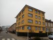 Appartement Vente 2 chambres à Diekirch - 369 000 € A vendre spacieux appartement rénové situé au 2ème étage d'une résidence à Diekirch, toutes les commodités sur place.
- hall d'entrée
- beau séjour / salle à manger
- cuisine équipée séparée
- 2 chambres à coucher
- salle de bain, wc, lavabos
- cave.
Parking gratuit dans la rue, rue calme.