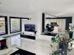 Penthouse Vente 3 chambres à Pontpierre - 910 000 € Fis Immobilière est fière de vous présenter appartemen à Pontpierre, de 185m2, 40 m2 terrasse 20 + 20 1 double sejour 1 cuisine équipée 3 chambre 1 dressing 2 salle de bain 1 Wc sépare, 3 garage 1 cave Buanderie 1 Jardin privé 200m2 Veuillez nous contacter au plus vite pour de plus amples informations. Toute l'équipe de FIS Immo se fera un plaisir de répondre à toutes vos questions. +352 691 278 925