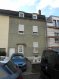 Maison jumelée Vente 6 chambres à Bettembourg - 859 000 € A vendre maison jumelée en bande à Bettembourg.
La maison se compose comme suit:
Rdch:
- hall d'entrée
- beau séjour / salle à manger
- cuisine équipée.
1er étage:
- salle de bain avec douche, wc, lavabo
- 3 chambres à coucher.
2ème étage:
- 3 chambres à coucher dont 1 avec débarras.
Sous-sol:
- hall avec 2ème entrée maison
- cave pour rangements
- cuisine avec accès vers terrasse
- douche, wc, lavabos
- garage avec petit fosse.
Extérieur: jardin avec 2 abris en béton.