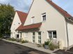 MAISON WISSEMBOURG - 5 pièce(s) - 89.3 m2. Maison accolée récente située dans le 'Domaine de Vignes à Wissembourg'. Les prestations sont séduisantes et soignées: carrelage Porcelanosa, plafond avec spots intégrés, volets roulants électriques...
Elle comprend une entrée, un salon séjour se prolongeant sur un petit jardin, une cuisine équipée, trois chambres, une salle de bains et un garage.
Disponible à compter du 02 décembre.
Loyer : 886 EUR par mois charges comprises dont 56 EUR par mois de provisions de charges (régularisation annuelle)
Dépôt de garantie : 830EUR
Honoraires charge locataire : 804 EUR TTC dont honoraires état des lieux charge locataire : 90 EUR TTC