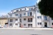 Appartement Location 1 chambre à Kayl - 1 200 € KAYL, centre, proche de l'Eglise, appartement neuf de 56 m2 au premier étage avec ascenseur comprenant : entrée, living avec porte en verre, salle de douche avec WC, cuisine équipée ouverte sur living, chambre à coucher, une cave, volets électriques, chauffage au sol,
libre de suite
Contact et visites : Mme Nassim TOLOUI, téléphone : 691 12 04 78