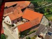 Corps de ferme Vente 5 chambres à Menchhoffen - 219 000 € Ancien corps de ferme proche d’Ingwiller A SAISIR !!!
Comprenant 2 logements séparés
Surface du terrain environ 13 ares clôturés comprenant le bâti, et un grand jardin à l’arrière
Maison principale au N° 55 : Surface habitable 150 m2, 5 pièces dont 4 chambres à coucher
Maison annexe au N° 57 : Surface habitable 60 m2, 2 pièces dont 1 chambre à coucher
Dépendances pouvant recevoir plusieurs véhicules
Cour commune, chaque maison a une entrée individuelle.
Maison principale environ 150 m2
DPE Vierge
Au RDC environ 90 m2
Vestibule 10 m2 (3,5 x 2,7)
1 cuisine 14 m2 (3,95 x 3,5)
1 grande pièce séjour SAM 34 m2 (4,40 x 6,9)
1 chambre à coucher (4,9 x 3,7)
1 pièce pouvant servir de cellier 10 m2 2 (5,3 x 1,80)
1 SDB 5,5 m2 m2 avec baignoire et douche
1 WC séparé
1er étage environ 60 m2
Palier 6,5 m2 (2,6 x 2,5)
Chambre à coucher 24 m2 (5,2 x 4,6)
Chambre à coucher 12 m2 (3,3 x 3,7)
Chambre à coucher 18 m (4,2 x 4,5)
Maison annexe dans un second bâtiment RDC surélevé : 60 m2
DPE G 540,9 KWH et C 17,6 Kg
Vestibule 5,2 m2 (2,7 x 1,9)
Séjour 20 m2 (5,8 x 3,5)
1 Chambre 12 m2 (3,3 x 3,8)
1 cuisine 9 m2 (2,5 x 3,30)
SDB 4,8 m2 avec une baignoire
WC séparé
Prix de vente : 219 000 € * Soyez les premiers à faire une offre !!!
* Honoraires d’agence à la charge du vendeur. Frais de notaire en sus
Diverses indications:
Adresse : 55 et 57 rue Principale 67340 MENCHHOFFEN à 1 km d’Ingwiller
(Gare SCNF à 2,3 km 15 trains par jour, 35 minutes de Strasbourg)
Maison principale construite en 1806, rénovée et modifiée depuis
Maison annexe construite dans les années 70
Fenêtres en bois, simple vitrage, volets traditionnels en alu et roulants sur l’annexe
Chauffage bois et électricité (accumulateurs et radiateurs à remplacer)
Dépendances environ 260 m2 et une cave de 22 m2 sous une partie de la maison principale
Jardin, potager et verger environ 500 m2
Taxe foncière 490 €
Cet ancien corps de ferme comprend 2 logements avec des entrées séparées, il peut répondre à 2 familles, pour des locations ou être utilisé comme gîte. Les nombreuses dépendances sont des plus pour un artisan ou tout autre professionnel. Les logements bien qu’habitables nécessitent des travaux de mises aux normes et de décorations.
Menchhoffen compte environ 650 habitants directement accolée à Ingwiller où l’on trouve une vaste zone artisanale et des multiples commerces . La biodiversité de la région lui confère un cadre de vie rural propice à l'évasion. La commune est située à 45 km au nord-ouest de Strasbourg, non loin de Bouxwiller (6,5 km)
Photos et vidéos supplémentaires sur demande
Une visite s’impose !!!
Pierre Bernhardt Négociateur indépendant en immobilier
Tel 06 07 47 40 05 Siren: 315571521
Agent mandataire de : Sarl IMGELOC siège social 17 rue des Romains 67110 Niederbronn les Bains
Siret 50092522700018 Carte Prof. N° 661/2007 Mandat nr 340 019