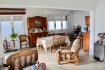 Appartement Vente 3 chambres à Longwy - 149 000 € Charmant appartement 136 m2 à Longwy Bas, proche toute commodité, secteur piscine.
Très beaux volumes et lumineux.
Il se compose:
- 1 vaste entrée de 10 m2 donnant sur un salon/séjour de 27 m2;
- 1 cuisine séparée non équipée de 13 m2;
- 1 wc séparé;
- 1 salle de douche de 9,5 m2;
- Un couloir desservant 3 chambres de 13,3 - 12,4 et 22 m2.
- Cave
- jardin attenant à l'appartement clos et arboré.
Pas de travaux à prévoir à part la pose d'une cuisiné équipée et l'installation du double vitrage partout.
Chauffage individuel au fioul (1400 € /an)
Electricité 300 €/an
Charges de copropriété 300 €/an
Taxe foncière 1200 €
DPE=E / CO2=D
149 000 € (frais d'agence inclus 7000 €)