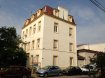 Immeuble de rapport Vente à Le Ban Saint-Martin - 550 000 € Le Ban St. Martin, immeuble en pleine propriété. Secteur périphérique et résidentiel de Metz, bel immeuble de caractère, ayant bénéficié d'une profonde rénovation en 2017 (façade, tous les appartements et les communs).
Immeuble constitué de 4F2, 1F3 et 2 studios, tous avec cuisine équipée et prestations de qualité.
Tous loués à des locataires solvables et stables sans impayés. Surface habitable 280m² environs