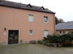 Appartement Location 1 chambre à Everlange - 850 € Charmant appartement à louer dans une résidence à 4 unités au rdch.
- hall d'entrée
- séjour avec cuisine équipée ouverte avec terrasse couverte style véranda
- 1 chambre à coucher
- 1 salle de douche avec connexion lave-linge
- 1 carport
- 1 parking extérieur.