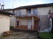 Vente - Maison à Fameck prix : 154 000 € Maison de rapport comprenant : A l'étage un appartement F4 de 105 m² avec cuisine équipée, salon séjour, 2 chambres, salle de bains avec baignoire et meuble vasque, grenier aménageable, garage, chauffage gaz et poêle à pellet. Au rez de chaussée un Appartement F4 loué depuis 10 ans 550 €/mois.