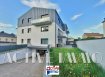Appartement Aumetz 4 pièce(s) 98 m2. IDÉAL FRONTALIER ! 

A proximité du Luxembourg (Esch-Belval, Rumelange, Dudelange) ; devenez propriétaire sur la commune d'Aumetz profitant de tous les commerces de premières nécessités (boulangerie, supermarché, pharmacie, banque, ...), des écoles (maternelle, primaire, collège) mais aussi d'une facilité de déplacement avec les transports en commun et de l'accès à l'A30 et A31.

Au sein d'une résidence récente (2019) de 6 appartements, dans un cadre verdoyant, devenez propriétaire de ce spacieux F4 de 95m² au rdc avec terrasse-jardin.

L'appartement se compose d'une entrée donnant sur 40m² de pièce de vie lumineuse avec une cuisine équipée et aménagée, offrant un espace confortable, le tout bénéficiant d'un accès à une très grande terrasse et espace jardinet exposé Sud-Ouest.

Vous apprécierez également les 2 grandes chambres, l'une faisant près de 14m² et la seconde, plus de 18m² avec un espace dressing et un double accès à la terrasse, il est possible de séparer cette chambre en 2, créant ainsi 3 chambres.
Vous disposerez d'une salle d'eau avec une grande douche et vasque, ainsi qu'un wc indépendant avec coin buanderie.

En complément, 1 place de parking en souterrain (accès sécurisé)

Chauffage Gaz Individuel au sol 
Double Vitrage avec volets électriques
Syndic professionnel
Charges mensuelles d'environ 115€/mois comprenant avance sur eau froide, électricité et entretien des communs et extérieurs, assurance bâtiment, frais de syndic
Résidence occupée exclusivement par des propriétaires

A NE PAS MANQUER

Frais d'agence à charge vendeur
Votre conseiller Immobilier : Marie PETITFRERE  06 95 67 68 76
Copropriété de 19 lots - dont 6 lots habitation. (Pas de procédure en cours).
Charges annuelles : 1000.00 euros.