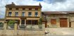 Maison Vente 2 chambres à Stenay - 85 600 € Maison d'habitation comprenant :
Au rez-de-chaussée :entrée, cuisine, 2 pièces ;
A l'étage : cuisine, salle d'eau, salon, salle d'eau, w.c., salle de bain, 2 chambres ;
Grenier, cave avec chaufferie ;
Garage, grange ;
Dépendance sur l'arrière.
Terrain.
Le tout sur une superficie de 12a 30ca
Installation de chauffage au gaz