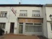 Maison individuelle Vente 4 chambres à Terville - 110 000 € TERVILLE CENTRE VILLAGE , MAISON MITOYENNE A RENOVER ( Ancien café du village), DEVELOPPANT 163m2 SUR 2 NIVEAUX, COMPOSITION AU RDC UNE GRANDE PIECE, UNE CUISINE, DES SANITAIRES. AU 1ER 4 PIECES PRINCIPALES, POSSIBILITE AMENAGEMENT DES COMBLES. TERRASSE DE 27m2. 2 PLACES DE STATIONNEMENT.
Ref agence :102882
