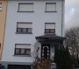 Maison mitoyenne Vente 5 chambres à Soleuvre - 720 000 € Belle et spacieuse et lumineuses en excellant état libre de 3 côtés sur 3.60ares de terrain privatif, se composant:
rez-de-chausseé: hall d'entée, cuisine équipée séparée donnant accès sur une terrasse de 30m2 vue sur les champs , living et salle à manger.
1er étage: hall de nuit, 3 chambres à coucher (21m2 + 12m2 et 9m2)et salle de bain.
2ème étage: hall de nuit, 2 chambre à coucher (10m2 et 9m2) et un grenier aménageable.
Cave, chaufferie, buanderie.
La maison dispose d'une spacieuse terrasse, d'un grand jardin, d'un garage pour deux voitures et 4 parkings extérieurs privatifs.
Remarques: Possibilité d‘agrandir la maison sur le côté latéral sur toute la hauteur,
- plans disponibles,
- accord de principe pour l'agrandissement de la commune disponible,
- possibilité de diviser la maison en 3-4 appartements
La maison est située dans un quartier idéalement située à Soleuvre à proximité des axes routiers.
Les surfaces et les superficies sont indicatives.
Nous sommes aussi disponibles pour visites le samedi.
Selon la disponibilité des propriétaires.
Nous recherchons en permanence pour la vente et pour la location,
des appartements, maisons, terrains à bâtir etc pour notre clientèle déjà existante.
Achat éventuelle par notre société.
N‘hésitez pas à nous contacter si vous avez un bien pour la vente ou la location.
Estimations gratuites.
Pour l'obtention de votre crédit, notre relation avec nos partenaires financiers vous permettront d'avoir les meilleurs conditions.
Ref agence :881519