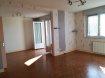 Appartement Location 1 chambre à Pont-à-Mousson - 580 € c.c. Appartement Pont A Mousson 3 piece(s) 65 m2. RESIDENCE HARINO - Rue Kennedy - PAMAppartement F2 avec BALCON ET GARAGEAu 3e et dernier étage, dans une petite copropriété calme et bien entretenue.1 chambre - salon/séjour - cuisine aménagée - salle de bains - wc - placardsParking extérieurCharges: Electricité des communs - Ordures Ménagères - Entretien espaces verts