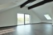 Appartement Location 3 chambres à Strassen - 2 450 € STRASSEN, bel appartement atypique style penthouse de 2012, situé au deuxième et dernier étage avec ascenseur, de 140 m2 habitable (160 m2 au sol), entièrement repeint à neuf et comprenant : hall d'entrée avec placards intégrés, grand living de 50 m2 avec accès terrasse de 9 m2, cuisine équipée séparées, WC indépendant, une salle de douche avec douche à l'italienne, WC, arrivées pour lave-linge, 3 chambres à coucher ( 15,57 m2, 18,80 m2, 12,23 m2), un garage fermé.
Chauffage au sol, triples vitrages, volets électriques,
Libre de suite
Contrat de bail de 2 ans au minimum. Frais d'agence : 2450 euros + TVA à charge du locataire.
Contact et visites : Rosalba MAITRE téléphone : 691 550 189