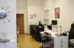 Local commercial Location à Esch-sur-Alzette - 800 € Local commercial au centre ville de 30m2, situé à deux pas de la zone piétonne et commerçante très lumineux avec vitrine avant.
Actuellement installé depuis 10ans institut onglerie, arrêt par le locataire actuel pour cause de départ en pension.
Comprenant une pièces principale d'environs 28m2, un wc sépare avec lavabo et une cave.
Libre pour le 15/06/2018
Caution 1700'
Ref agence :881392