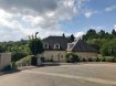 Maison individuelle Vente 5 chambres à Rameldange - 2 050 000 € Rameldange, quartier résidentiel prestigieux à 10 min du Kirchberg et de l'aéroport, magnifique maison de 400 m2 construite sur un beau terrain de 10,46 ares à vendre, situation exceptionnelle au bout d'une rue sans issue, entourée de verdure avec vue dégagée.Cette maison offre simplement tout pour satisfaire une clientèle exigeante:5 à 6 chambres, studio avec entrée séparée, nombreux placards.Rez-de-jardin: grand living, salle à manger avec feu ouvert, donnant sur un beau jardin bien exposé, véranda de 25 m2 avec chauffage ou climatisation, cuisine équipée, cellier, cave à vin climatisée, buanderie, chauffage au Mazout, aspirateur centrale Rdch:chambre parentale avec dressing et salle de bain complète (37 m2), 3 chambres de 15 à 16 m2 chacune, salle de bain, WC sép., garage 2 voitures de 45 m21er étage: salle de douche, chambre, salle de jeux, bureau sur Mezzanine, studio, grenierAu sol: Pierre naturelle de Bourgogne, ParquetDisponibilité à partir du mois d'août 2018Ref agence :103280