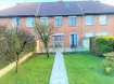 Maison Vente 4 chambres à Tourcoing - 183 000 € TOURCOING EGALITE 3/4 ch+jardin+gge. Coup de cœur pour cette jolie maison type lotissement des années 60 offrant un hall d'entrée , un beau séjour, une cuisine équipée, un wc au rdc et une cave. L'étage se compose de 3 chambres et d'une salle de bain sur le palier et d'un grenier aménageable en grande chambre. La maison est sur une parcelle en L offrant un jardin d'environ 150m² et d'un grand garage donnant sur la rue perpendiculaire. La maison est déjà équipée d'une toiture neuve, du chauffage central au gaz, du double vitrage avec persiennes, d'un adoucisseur d'eau, et d'une alarme.