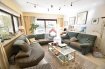 Maison Vente 3 chambres à Leudelange - 1 750 000 € L'agence Immobiliere IMMO MAX vous propose cette agréable maison idéalement située à Leudelange
Elle se situe sur un jardin, type parc de 11, 80 ares très bien aménagé avec terrasse, une mare, tonnelle, arrosage automatique et robot de tonte ...
Elle est bâtie sur 171 m2 au sol et comprend 3 niveaux dont deux d'habitation soit 342 m2 et un entre-sol , c.a.d un total de 513 m2 bâtis;
en détail :
- l'entre-sol comprend un double garage et 4 grandes pièces (une chaufferie, une chambre, un bureau et une cave) ainsi qu'un débarras compteurs, adoucisseur d'eau.
- Le Rez de chaussé comprend un large hall principal avec un escalier monumental (au dessus de l'escalier fermé vers les s/sol) un très grand séjour traversant, une salle à manger séparée, un dégagement avec penderie et WC séparé, une grande cuisine équipée (coin à manger vers la terrasse arrière et buanderie vers l'avant)
- Un étage comprenant une très grande chambre traversante avec galerie, deux grandes chambres, un débarras, une grande salle de bain avec bain à bulles, grande douche à italienne ainsi qu'un hammam assez grand pour plusieurs personnes
A proximité de toutes commodités, écoles, autoroute, parc de jeux....