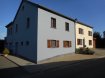 Maison Vente 7 chambres à Ospern - 1 095 000 € A vendre dans le village d'Ospern maison à plusieurs logements avec cadastre vertical.
Maison de gauche, maison neuve: (surface habitable de 157 m²)
Rdch:
- hall d'entrée
- garage de 67,99 m² avec fosse
1er étage:
- beau séjour avec sortie sur grande terrasse de 29,04m²
- cuisine équipée avec débarras
- wc séparé
- 2 chambres à coucher
- salle de bain.
Comble:
- 1 chambre à coucher
- salle de bain
- séjour / salle à manger avec cuisine équipée.
Maison de droite (surface habitable de 166 m²)
Rdch:
- hall d'entrée
- 1 chambre à coucher
- salle de bain
- buanderie
- beau séjour / salle à manger
- cuisine équipée, sortie vers véranda de 22,30m², jardin, terrasse.
1er étage:
- 3 chambres à coucher
- bureau.
Grenier de 53,56 m²accès par une trappe.
Garage 1 voiture.
Jardin clôturé avec abri de jardin.