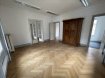 Bureau Location à Mulhouse - 1 730 € c.c. MULHOUSE (Av Clémenceau) SOMPTUEUX d'une superficie de 116 m² situé au 1er étage d'un immeuble de prestige.
Il comprend :
- 1 entrée indépendante
- 4 CHAMBRES avec Parquet véritable (possibilité de faire un open space partiel).
- 1 Cuisine équipée
- 1 WC séparé
Possibilité d'avoir une place de parking extérieure (50€/mois).
L'avis de MATTIMMO / situation exceptionnelle pour ce bien d'exception situé en plein centre ville dans un environnement remarquable (lumineux avec une grande hauteur sous plafond)