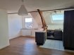 Appartement Location 1 chambre à Thionville - 565 € c.c. Appartement F2, situé au 4ème et dernier étage (sans ascenseur), comprenant : une agréable pièce de vie de 31 m2 avec une cuisine ouverte (éléments bas, plaque de cuisson électrique, lave-linge, four et réfrigérateur/congélateur neufs), une chambre de 9 m2 et une salle d'eau avec wc.
Détail des charges: électricité des communs et TEOM
Chauffage électrique individuel
Situé à proximité de la gare SNCF et proche de toutes les commodités.