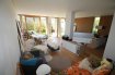 Loft Vente à Contern - 519 000 € A découvrir un Loft lumineux (OPEN SPACE) avec une terrasse privée et beau jardin commun, situé à Contern, au calme dans la verdure.
Ce bien au rez-de-chaussée avec beaucoup de potentiel vous offre une surface habitable de +/-96m2.
L'appartement se compose comme suit:
Un hall d'entrée avec vestiaire encastrée, coin buanderie/penderie et WC séparé.
Le hall séparé mènent vers un bel espace ouvert et lumineux/
cuisine équipée ouverte sur un grand living/salle à manger avec sortie sur la terrasse privée arboré donnant accès au jardin commun, coin servant de chambre avec des armoires sur mesures et coin salle de douche.
Facilité de stationnement en face de la résidence.
Pour tous renseignements complémentaires ou une visite (visites également possibles le samedi sur rdv), veuillez contacter le 28.66.39.1.
Ref agence :72813