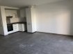 Appartement Location 2 chambres à Hettange-Grande - 940 € c.c. Bel appartement neuf de 74.88m² comprenant une entrée avec placard, cuisiné équipée ouvert sur salon-séjour avec accès terrasse (10.85m²)
cellier/buanderie, wc séparé, salle d'eau et deux chambres
deux parkings privatifs .