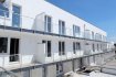 Appartement Vente 2 chambres à Esch-sur-Alzette - 325 000 € Résidence KYAN à ESCH-SUR-ALZETTE Immeuble en voie de construction de haut standing composé de 56 appartements et de 5 surfaces commerciales répartis sur 6 étages. La résidence est située à l’angle de la rue Pasteur et du boulevard Prince Henri et est divisée en deux blocs adjacents, A et B. Appartement numéro 112 au 1er étage avec ascenseur de 66,96 m2 et comprenant : hall d’entrée, séjour, cuisine non équipée ouverte sur living, deux chambres à coucher et une salle de bains. Prix emplacement intérieur : à partir de 37.500,- euros (TVA 3% inclus) Prix cave: à partir de 3.950,- euros (TVA 3% inclus) Le prix affiché s’entend à 3% de TVA. Disponibilité: 4ème trimestre 2018. Esch-sur-Alzette se trouve à 15 minutes de Luxembourg-ville et à proximité de toutes les commodités. Plans et cahier des charges sur demande Contact : Nassim Toloui Téléphone : 691 120 478