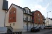 Appartement Location 2 chambres à Ettelbruck - 1 250 € Joli appartement lumineux de +/- 80,00 m2 en très bon état au 1ier étage et offrant un hall d' entrée, cuisine équipée donnant sur un balcon, living donnant sur un balcon, 2 chambres à coucher, débarras, salle de bains, WC séparé, garage fermé et un grenier.
Disponibilité: de suite
Ref agence :1124