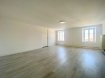 Appartement Location 2 chambres à Bouzonville - 550 € c.c. Appartement F3. Situé en centre ville et proche des commerces avec parking à proximité, se composant d'une cuisine, salle de bain, vaste séjour, 2 chambres.
Au dernier étage.
Chauffage individuel gaz