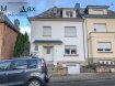 Maison Location 4 chambres à Bettembourg - 2 400 € L'agence immobilière MaraMax s.àr.l vous propose en location cette charmente maison sur un terrain de +/-4a 96ca, située à Bettembourg.
La maison a une surface habitable de +/- 150m2 et se compose comme suit:
Rez-de-chaussée:
- hall d'entrée,
- living/salle à manger,
- cuisine équipée accès terrasse et jardin,
- WC séparé.
1er étage:
- hall de nuit,
- 3 chambres à coucher,
- salle de bains avec douche, WC, lavabo.
Sous-sol:
- cave accès terrasse et jardin,
- buanderie et chaufferie (gaz),
- garage pour une voiture.
A ceci s'ajoute un grand grenier avec une chambre à coucher et un emplacement extérieur!
Nouvelle peinture!
Conditions de location:
3 mois de caution: 6.750.-€
Frais d'agence: 1 mois de loyer + 17%TVA
Disponible de suite!
Pour plus d'informations par rapport à cette belle maison, n'hésitez pas à nous contacter.
