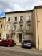 Maison Vente 3 chambres à Blénod-lès-Pont-à-Mousson - 159 000 € Idéal investisseur. Immeuble comprenant un local sur trois niveaux d'une surface d'env 131m2 avec cave, un appartement d'env 118m2 comprenant une cuisine, un salon-salle à manger séparé, trois chambres, un grenier et un garage. Dépendances et agréable jardin sur l'arrière sur une parcelle de 8 ares 40 ca. Très beaux volumes à exploiter, libre de toute location.