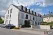 Appartement Vente 1 chambre à Sandweiler - 387 000 € ALFA IMMOBILIER vous présente un appartement qui est située à Sandweiler dans une rue très calme et proche de toutes commodités.L'appartement a une superficie de 58.45 m2 de vente. Il est situé au 1er étage et se compose : - Hall d'accueil - Cuisine ouverte sur salon/ salle à manger donnant accès sur le balcon- 1 Chambre à coucher - Salle de douche avec raccordement pour la machine à laver- Débarras- Cave- Emplacement IntérieurPour plus d'informations n'hésitez pas à nous contacter au 691 656 588 ou 691 112 115.Ref agence :3537162