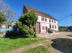 Maison Vente 4 chambres à Wingen-sur-Moder - 133 000 € Maison 7 pièces 131 m². Axe Lemberg / Wingen sur Moder :
Charmante demeure d'une surface d'environ 131 m² elle se compose ainsi :
Rez de chaussée : entrée, double salle de séjour de 33m² et cuisine aménagée et équipée avec porte fenêtre menant au jardin.
Au premier étage : 4 pièces, Wc individuel et salle d'eau.
Grenier aménageable, grande dépendance pouvant accueillir 2 véhicules ou un camping car, atelier, deux caves voûtée.
Le tout sur un terrain de 2336m² avec une serre et un cabanon.
Contactez-nous au 03 72 64 01 02
Agences Nord Sud Immobilier à Diemeringen, Sarreguemines, Rohrbach les Bitche et Bitche.