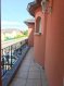 Maison Vente 5 chambres à Amnéville - 450 000 € A découvrir une belle maison construite en 2006 sur un terrain clos de 6 ares, située dans un lotissement résidentiel, proche de tous commerces et activités à AMNEVILLE.
Le rez-de-jardin est composé d'une entrée spacieuse et d'un espace volumineux avec son salon-séjour, cuisine et sa réserve, une chambre parentale avec sa salle de bain privative et toilette,
La partie nuit se trouve à l'étage et offre 4 belles chambres avec terrasses, une salle de bain avec son toilette et une autre salle d'eau et son toilette, un débarras.
Le double garage avec sa porte motorisée vient à compléter cette jolie maison.
Le prix Frais d'Agence Inclus charge vendeur: 450 000€