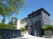 Duplex Location 2 chambres à Strassen - 1 850 € Duplex meublé au 2ième étage /combles de 96 m2 dans une petite résidence contemporaine à proximité des surfaces commerciales et du réseau routier avec 2 grandes chambres à coucher, 1 salle de douche et WC, cuisine équipée ouverte vers un grand living, WC séparé, 1 garage fermé extérieur, buanderie, pas d'ascenseur.Peut également servir pour bureaux (uniquement)Les animaux domestiques ne sont pas permis dans cet immeuble.disponible 01 octobre 2017Ref agence :101573